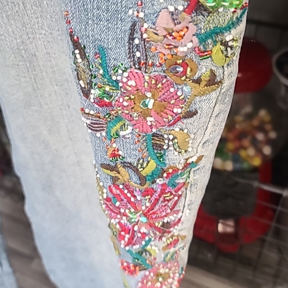Colourful Jane Capri - Floral